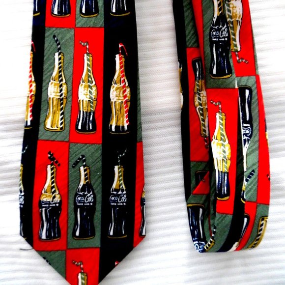 COCA-COLA Necktie - Picture 1 of 2